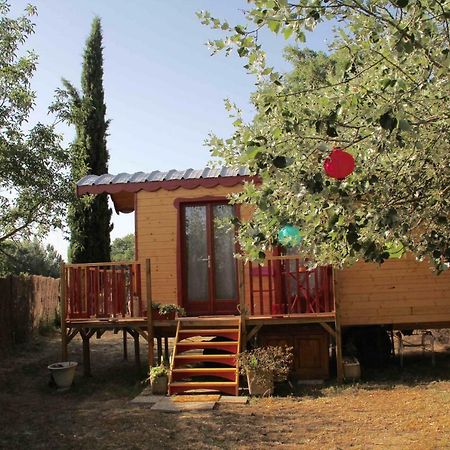 Roulotte Aux Peupliers Otel La Tour-dʼAigues Dış mekan fotoğraf