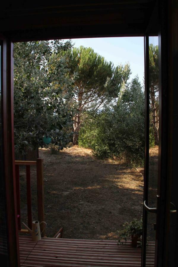 Roulotte Aux Peupliers Otel La Tour-dʼAigues Dış mekan fotoğraf